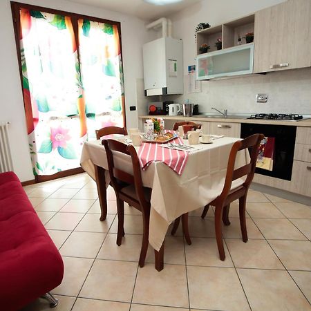 Guest House Onde Chiare Реджо-нель-Емілія Екстер'єр фото