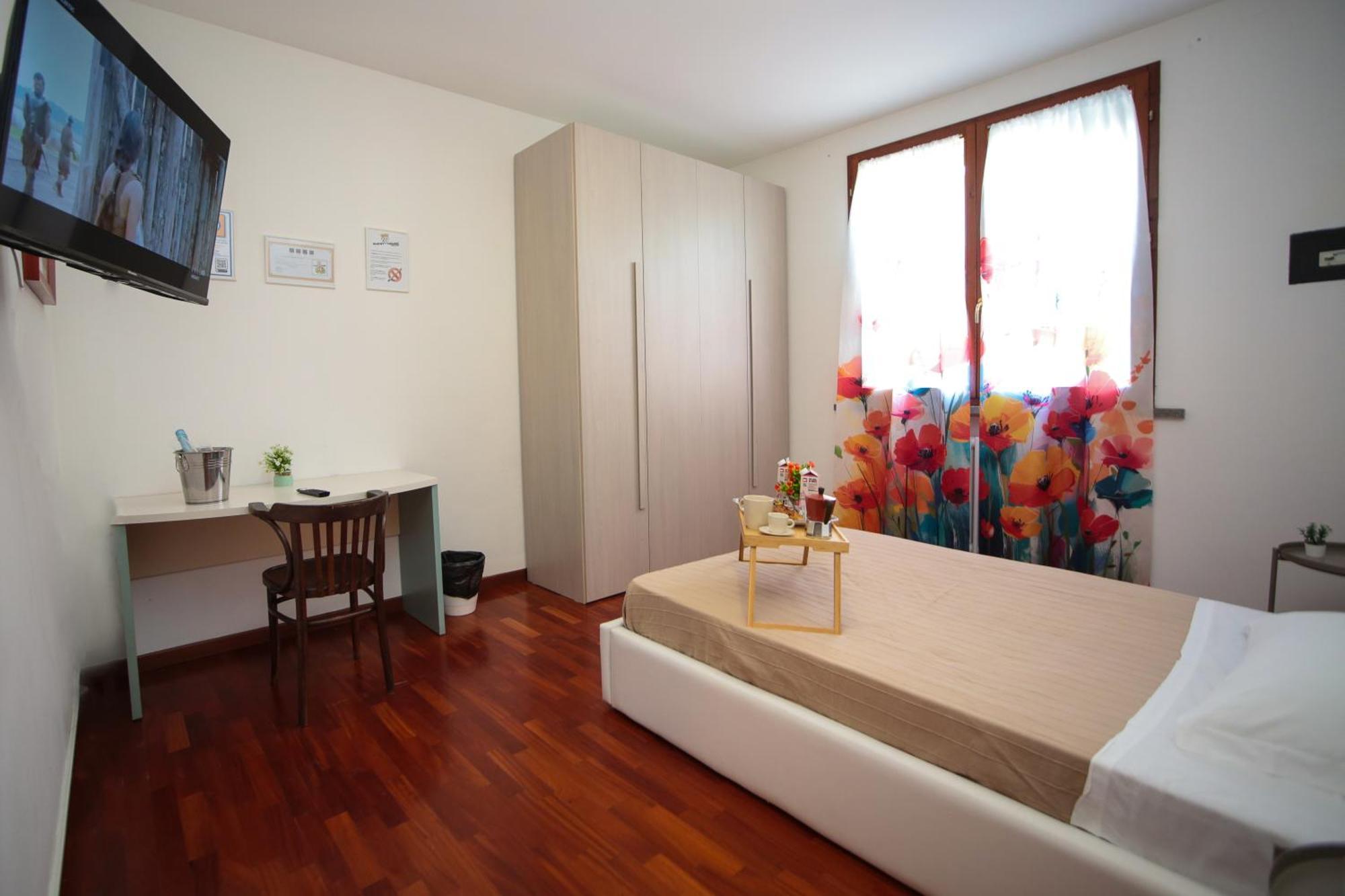 Guest House Onde Chiare Реджо-нель-Емілія Екстер'єр фото