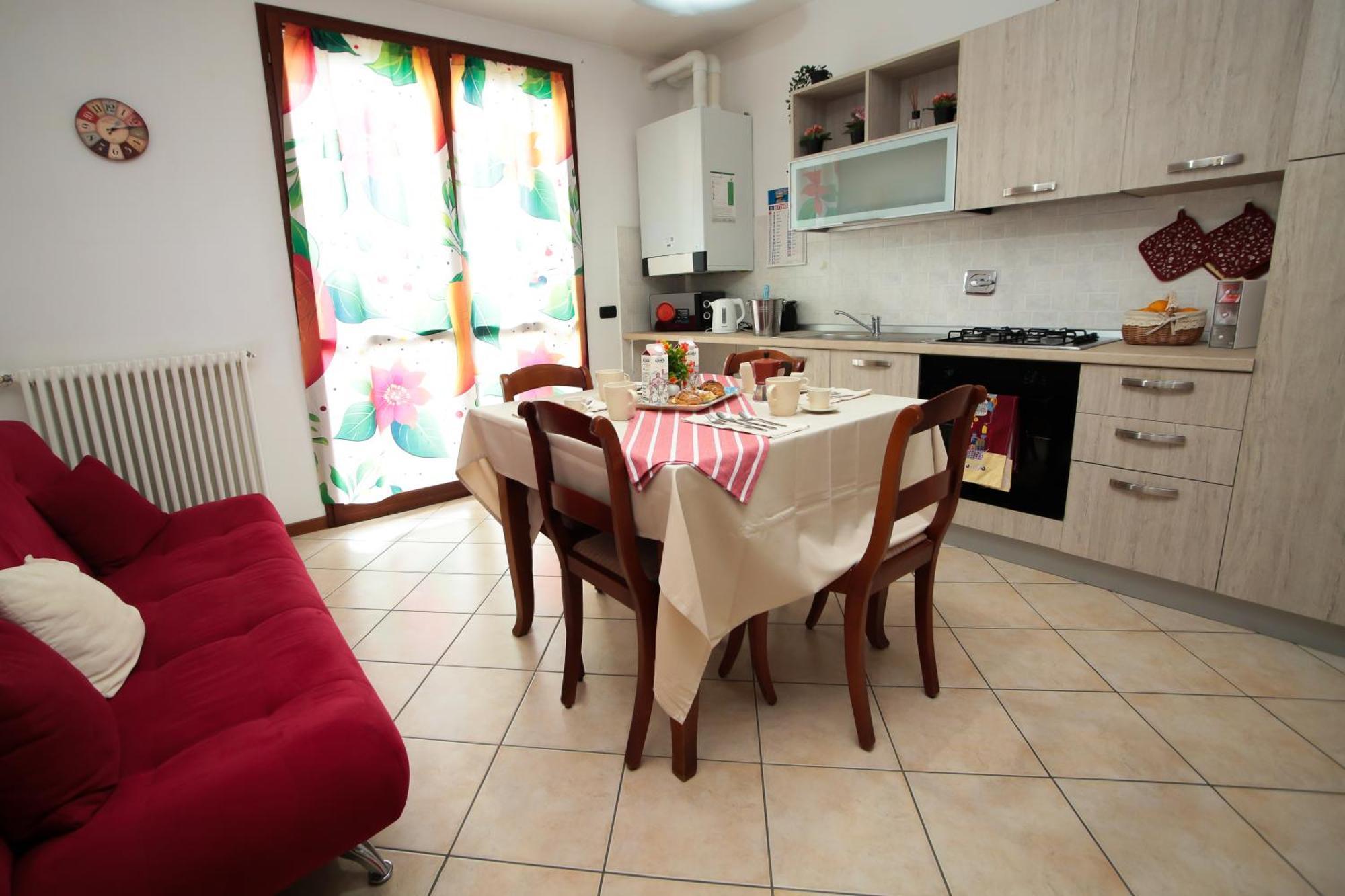 Guest House Onde Chiare Реджо-нель-Емілія Екстер'єр фото
